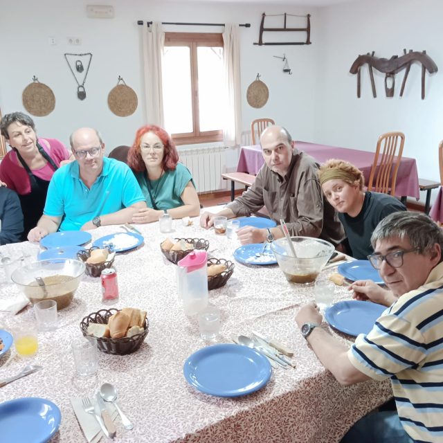 Comiendo en la Casa Rural