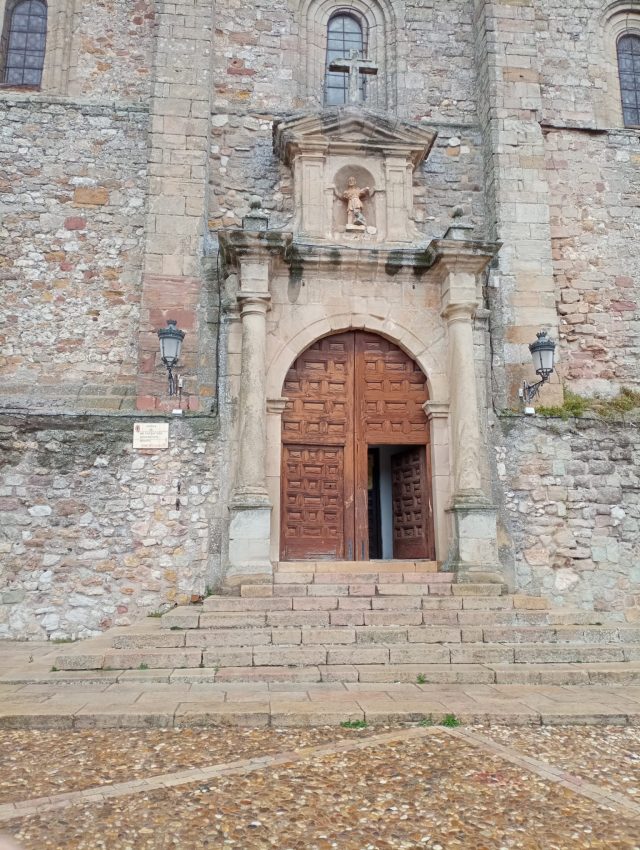 Iglesia de Atienza. Puerta principal